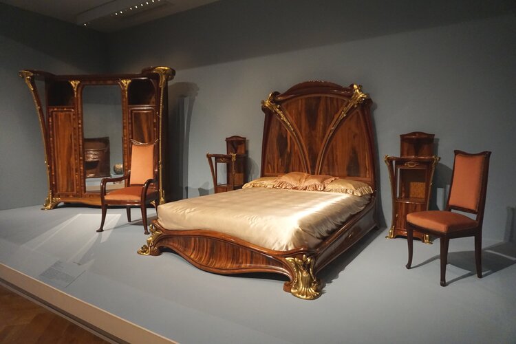 Art deco bedroom furniture