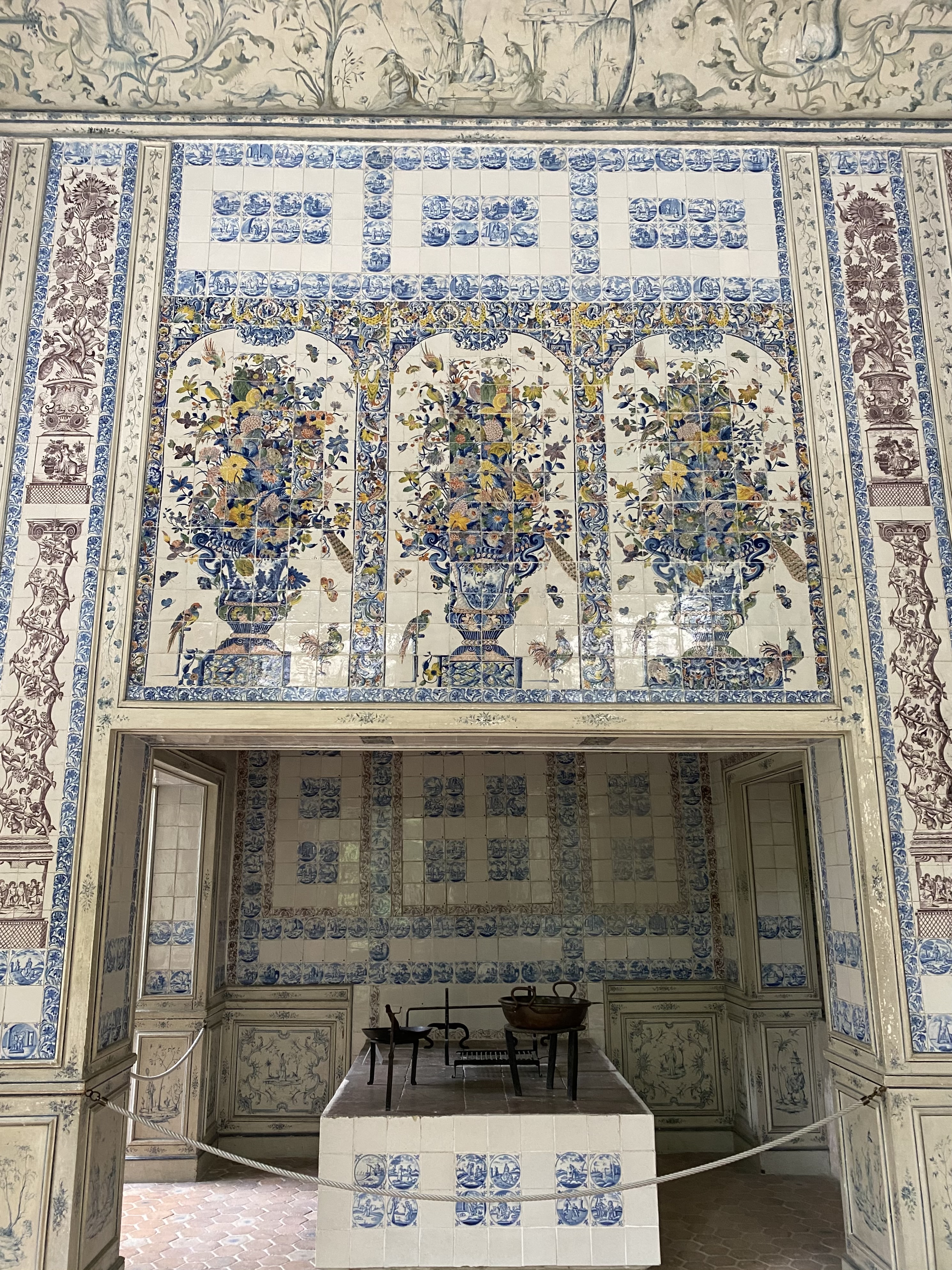 Kitchen in a Bavarian park palace with detailed tile decoration
